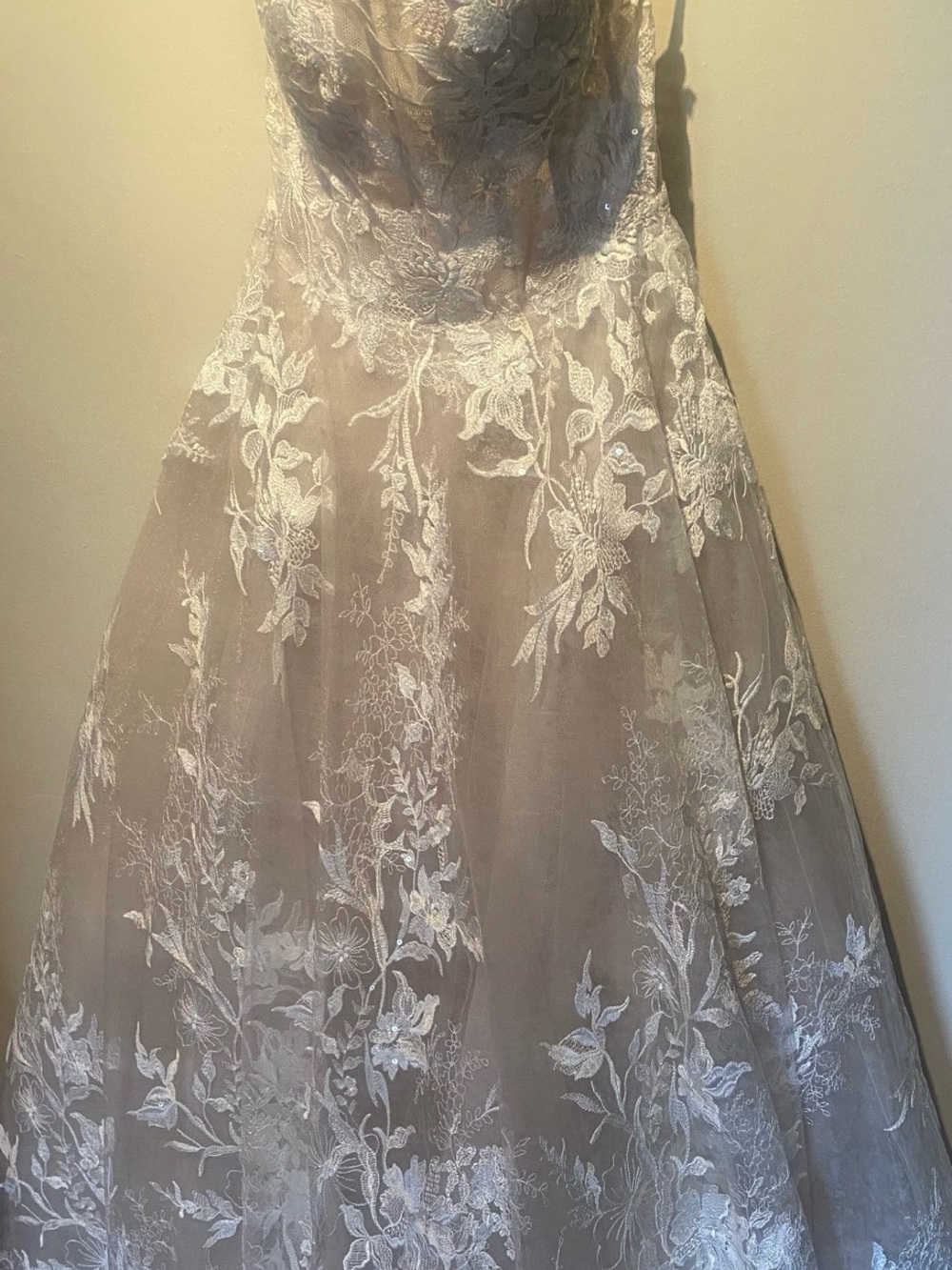 Monique Lhuillier Truly - Picture 2 of 7